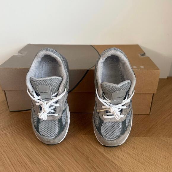 New Balance 990 V5 Grey/White Toddler Sneakers - SZ 9 C - Picture 8 of 13